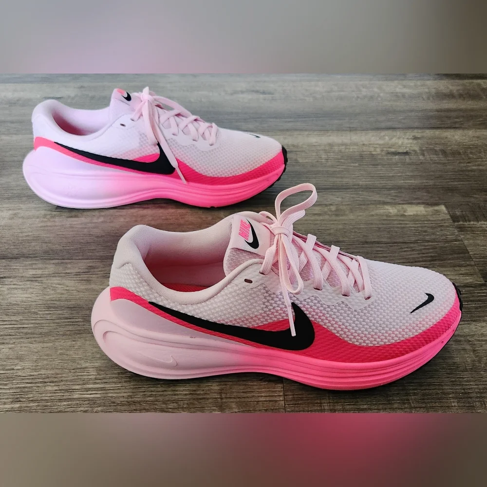 **LIKE NEW** Nike Revolution 8 Sz 9 Pink Foam Hyper Pink Running Walking Shoe - Picture 2 of 11